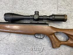 Benjamin Piston. Carabine à air comprimé à canon basculant de calibre 22 avec lunette de visée