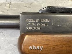 Benjamin Piston. Carabine à air comprimé à canon basculant de calibre 22 avec lunette de visée