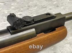 Benjamin Piston. Carabine à air comprimé à canon basculant de calibre 22 avec lunette de visée