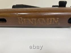 Benjamin Piston. Carabine à air comprimé à canon basculant de calibre 22 avec lunette de visée
