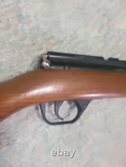 Benjamin Sheridan C9A Série. Carabine à air multi-pompe de 20 Cal / 5,0 MM.