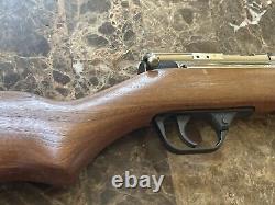 Benjamin Sheridan Crosman Silverstreak C9A Série. 20 Cal (5mm) Carabine à plomb à pompe