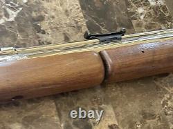 Benjamin Sheridan Crosman Silverstreak C9A Série. 20 Cal (5mm) Carabine à plomb à pompe