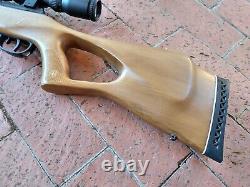 Carabine Benjamin Trail NP Air Rifle calibre .22 avec lunette et crosse en bois BT9M22WNP