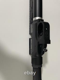 Carabine Umarex Notos. Carabine à air PCP de calibre .22 avec accessoires de conversion Buck Rail