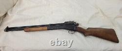 Carabine à air comprimé Crosman Model 102 Calibre 22, Vintage - Problème de soudure par points - Maintient l'air