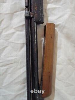 Carabine à air comprimé Crosman Model 102 Calibre 22, Vintage - Problème de soudure par points - Maintient l'air