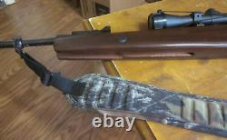 Carabine à air comprimé à canon basculant Beeman 1067.177 Calibre avec crosse en bois. Lunette, sangle. EUC