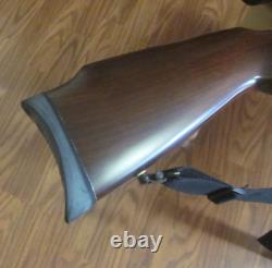 Carabine à air comprimé à canon basculant Beeman 1067.177 Calibre avec crosse en bois. Lunette, sangle. EUC