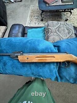 Carabine à air comprimé à plomb à canon basculant Shanghai. Calibre .177, Excellente condition.