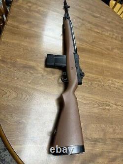 Carabine à air semi-automatique Winchester (Daisy) modèle M14. Calibre .177, billes BB ou plombs