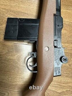 Carabine à air semi-automatique Winchester (Daisy) modèle M14. Calibre .177, billes BB ou plombs