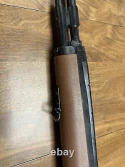 Carabine à air semi-automatique Winchester (Daisy) modèle M14. Calibre .177, billes BB ou plombs