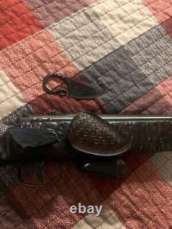 Carabine à plomb Daisy 1100 S personnalisée sur le thème amérindien. 177