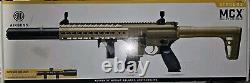Carabine à plombs Sig Sauer MCX.177 calibre à CO2 avec lunette, terres sombres plates.