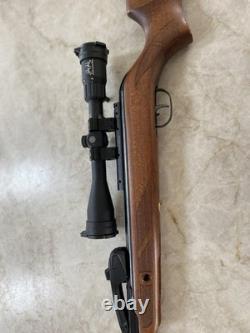 Chasseur de Frelons de Jeu. Carabine à plomb à canon basculant de 10 coups + lunette, en décembre.