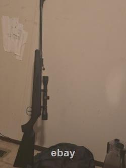 Combo Ruger Air Magnum 177 Cal avec lunette 4x32 et plombs Baracuda 400 pièces