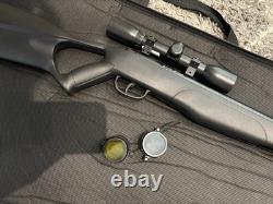 Crosman F4.177 1200fps (Noir) Ruger Impact Elite. 22 1050fps (Bois)