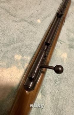 Crosman Modèle 1400, calibre .22. Carabine à plomb à pompe, fonctionne bien