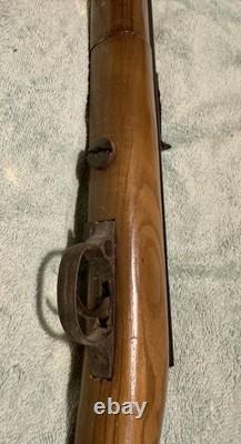 Crosman Modèle 1400, calibre .22. Carabine à plomb à pompe, fonctionne bien