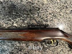 Fusil à air Beeman R7 avec modérateur intégré (rare, difficile à trouver). 177 plombs