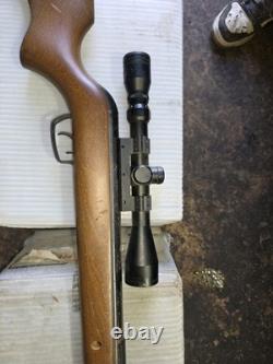 Fusil à air Gamo Hunter Sport avec lunette. Calibre 0,177 1200 FPS