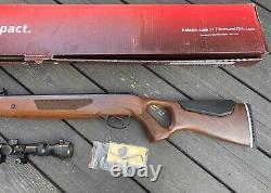Fusil à air Hatsan Model 65 Combo, calibre 177 avec lunette 3-9x32, montures et crosse en bois.