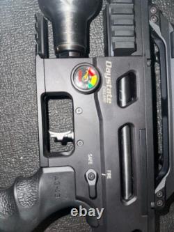 Fusil à air PCP Daystate Delta Wolf avec contrôleur électronique de pellets pour précision
