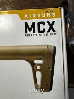 Fusil à air Sig Sauer MCX. Calibre .177 alimenté par CO2 avec lunette 1-4x24mm couleur Terre Foncée Plate
