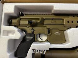 Fusil à air Sig Sauer MCX. Calibre .177 alimenté par CO2 avec lunette 1-4x24mm couleur Terre Foncée Plate