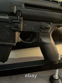 Fusil à air Sig Sauer SIG MCX ASP. Calibre .177 alimenté par CO2 30 coups noir