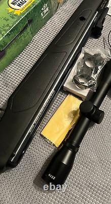 Fusil à air comprimé Crosman Remington Express Hunter cal. 22 Nitro Piston avec lunette