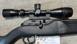 Fusil à air comprimé Hammerli 850 Air Magnum CO2 à répétition. Calibre .177, avec lunette BSA.