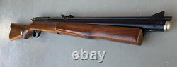 Fusil à air comprimé Sheridan Blue Streak C9A avec pompe pneumatique. Calibre 20 avec crosse en bois.
