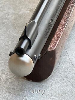 Fusil à air comprimé Sheridan Blue Streak C9A avec pompe pneumatique. Calibre 20 avec crosse en bois.