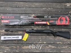 Fusil à air comprimé Umarex Ruger Blackhawk de calibre .177 à canon basculant avec lunette 4x32 LIRE