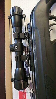Fusil à air comprimé à canon basculant Gamo Swarm Whisper avec chargeur de 10 coups et lunette 4x32. 22 /. 177 Cal.