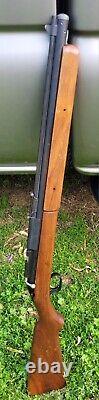 Fusil à air comprimé à plomb de la série C de Sheridan Racine Wisconsin en fonctionnement