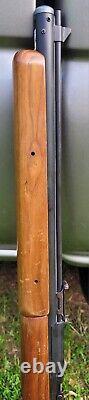 Fusil à air comprimé à plomb de la série C de Sheridan Racine Wisconsin en fonctionnement