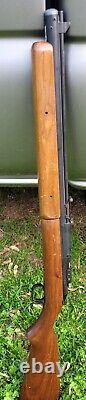 Fusil à air comprimé à plomb de la série C de Sheridan Racine Wisconsin en fonctionnement