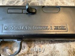 Fusil à air comprimé vintage rare Crosman modèle 1. Calibre .22 testé, impact fort.