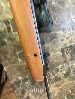 Fusil à plomb Crosman Storm XT 177 Cal 1200FPS avec lunette Gamo 22 tire FORT.