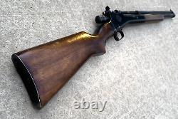 Fusil à plombs de calibre .22 Crosman 101 à pompe pneumatique précoce.