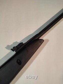 Gamo Shadow Whisper. Carabine à air comprimé à canon basculant de calibre .177 avec lunette testée et fonctionnelle.