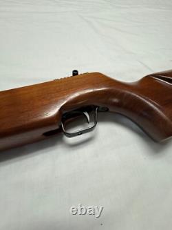 Mendoza 577 Carabine à air. Calibre .177 (Importation Crosman)