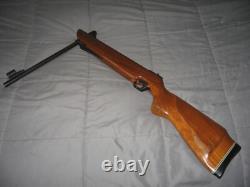 Mendoza. Carabine à plomb de calibre 4,5 mm modèle RM377 à canon basculant en excellent état Mendoza. Carabine à plomb de calibre 4,5 mm modèle RM377 à canon basculant en excellent état