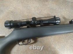 NOUVEAU Gamo Shadow 100.177 Caliber Carabine à plombs avec étui