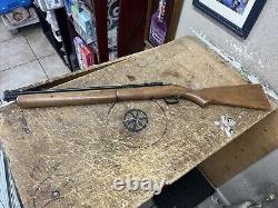 Produits Vintage Sheridan Inc. Blue Streak. Carabine à air comprimé de calibre 5mm.