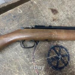Produits Vintage Sheridan Inc. Blue Streak. Carabine à air comprimé de calibre 5mm.