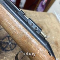 Produits Vintage Sheridan Inc. Blue Streak. Carabine à air comprimé de calibre 5mm.